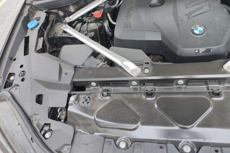 Used BMW X5 2023 xDrive 30Li Luxury M Sport Package Engine Bay Right