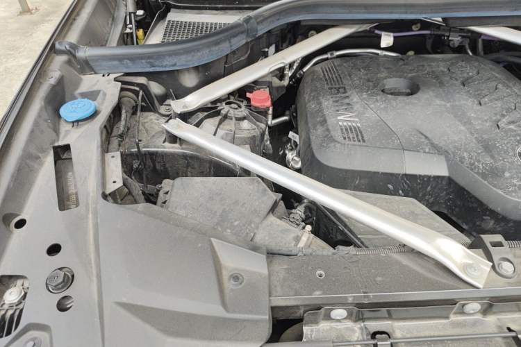 Used BMW X5 2023 xDrive 30Li Luxury M Sport Package Engine Bay Right
