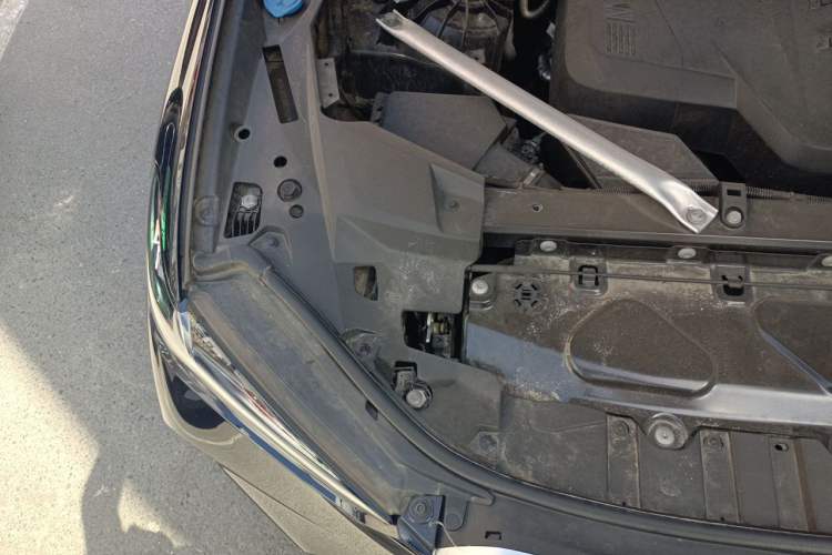 Used BMW X5 2023 xDrive 30Li Luxury M Sport Package Engine Bay Right