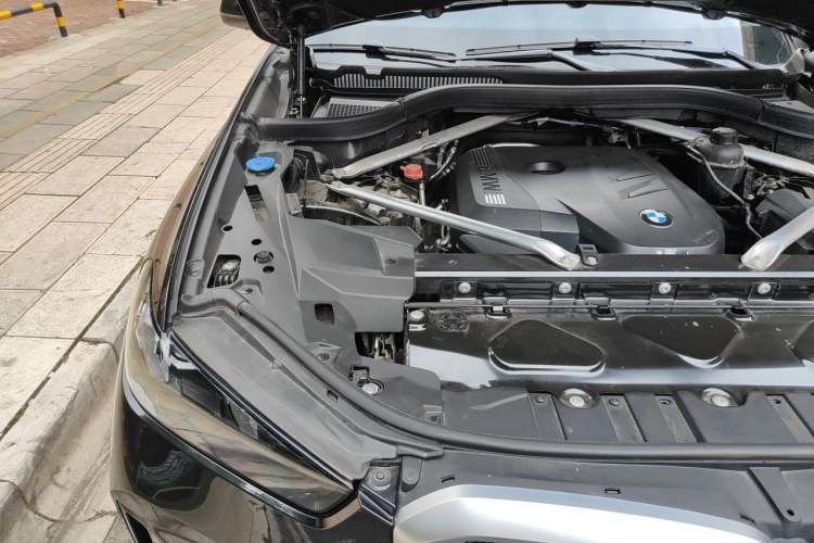 Used BMW X5 2023 xDrive 30Li Luxury M Sport Night Edition Package Engine Bay Right