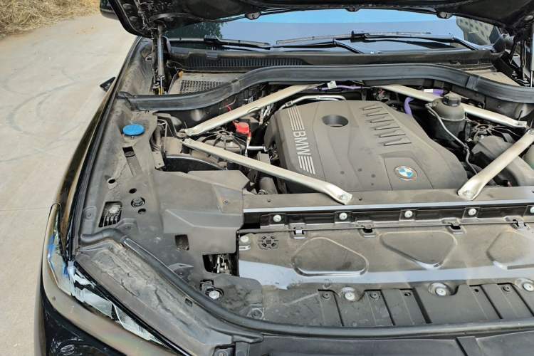 Used BMW X5 2023 xDrive 40Li M Sport Night Edition Package Engine Bay Right