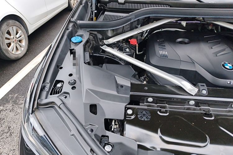 Used BMW X5 2023 xDrive 30Li Luxury M Sport Package Engine Bay Right