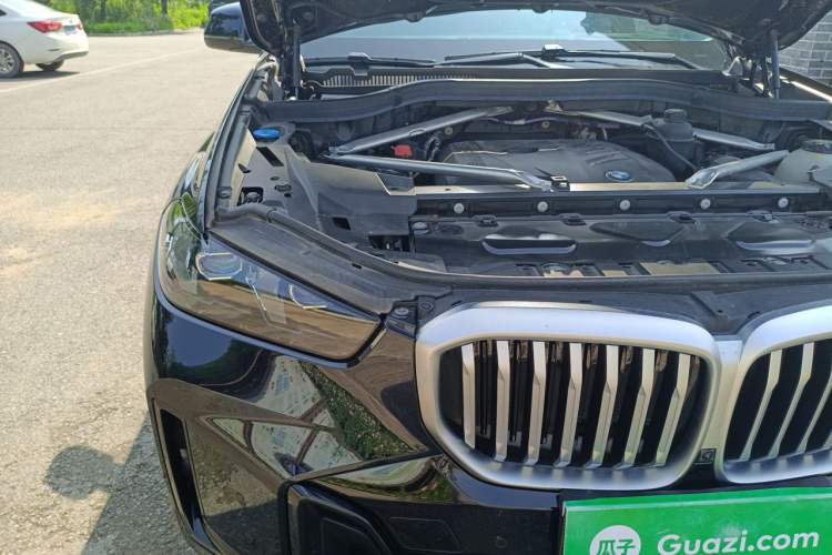 Used BMW X5 2023 xDrive 30Li Luxury M Sport Night Edition Package Engine Bay Right