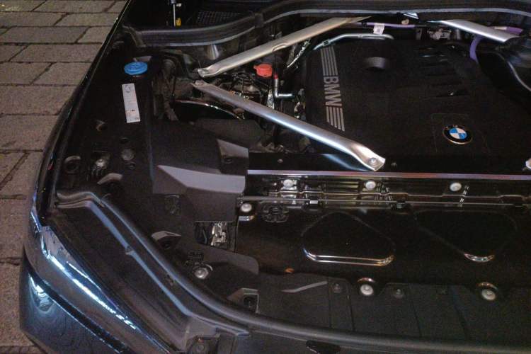 Used BMW X5 2023 xDrive 40Li M Sport Night Edition Package Engine Bay Right