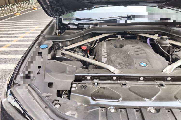 Used BMW X5 2023 xDrive 40Li M Sport Package Engine Bay Right