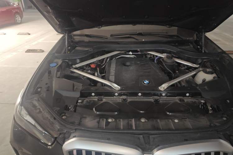 Used BMW X5 2023 xDrive 40Li M Sport Night Edition Package Engine Bay Right