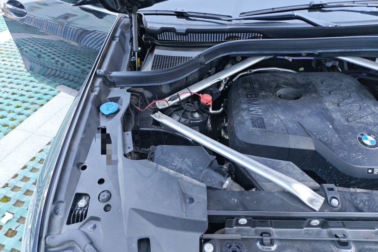 Used BMW X5 2023 xDrive 30Li Luxury M Sport Package Engine Bay Right