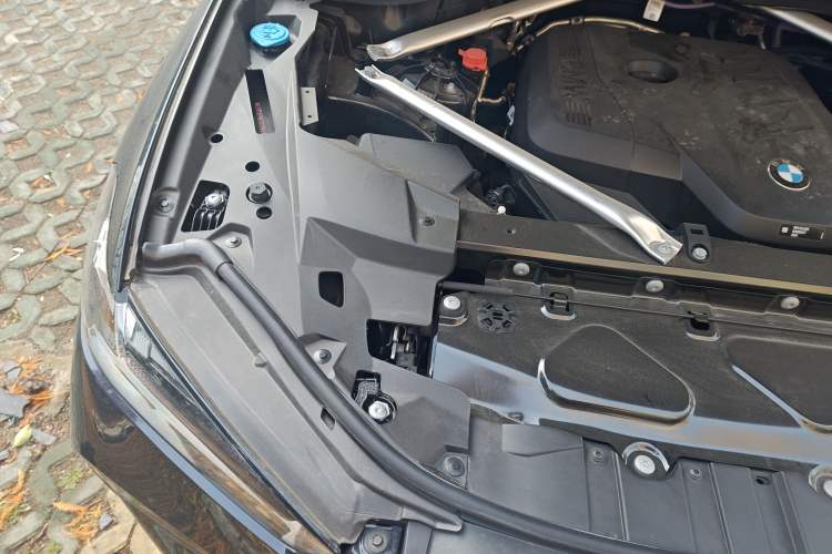 Used BMW X5 2023 xDrive 30Li Luxury M Sport Night Edition Package Engine Bay Right