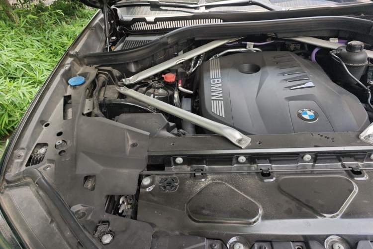 Used BMW X5 2023 xDrive 40Li M Sport Night Edition Package Engine Bay Right