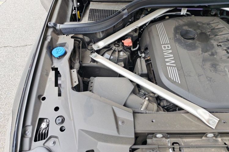 Used BMW X5 2023 xDrive 40Li M Sport Night Edition Package Engine Bay Right