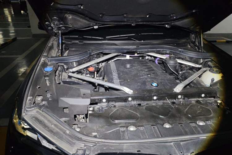 Used BMW X5 2023 xDrive 40Li M Sport Night Edition Package Engine Bay Right