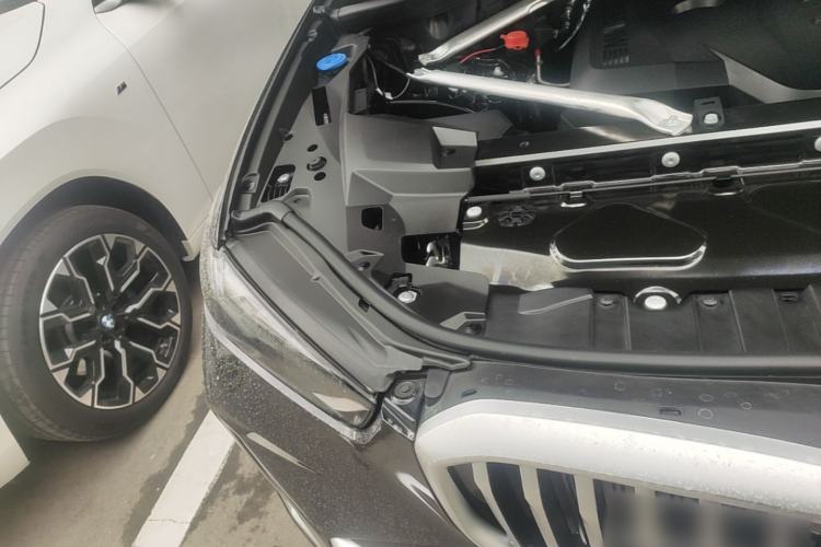 Used BMW X5 2023 xDrive 30Li Luxury M Sport Package Engine Bay Right