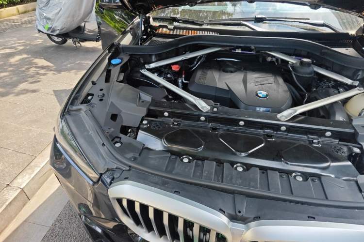 Used BMW X5 2023 xDrive 30Li Luxury M Sport Night Edition Package Engine Bay Right