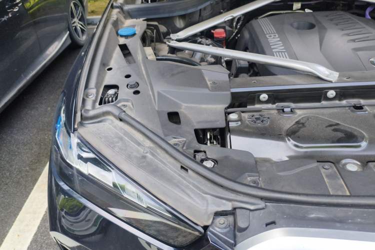 Used BMW X5 2023 xDrive 40Li M Sport Night Edition Package Engine Bay Right