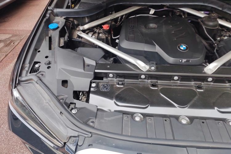 Used BMW X5 2023 xDrive 30Li Luxury M Sport Night Edition Package Engine Bay Right