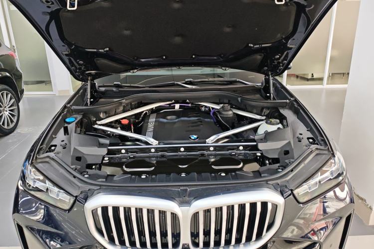 Used BMW X5 2023 xDrive 40Li M Sport Night Edition Package Engine Bay