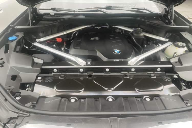 Used BMW X5 2023 xDrive 30Li Luxury M Sport Package Engine Bay