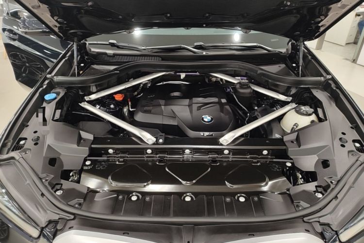 Used BMW X5 2023 xDrive 30Li Luxury M Sport Night Edition Package Engine Bay