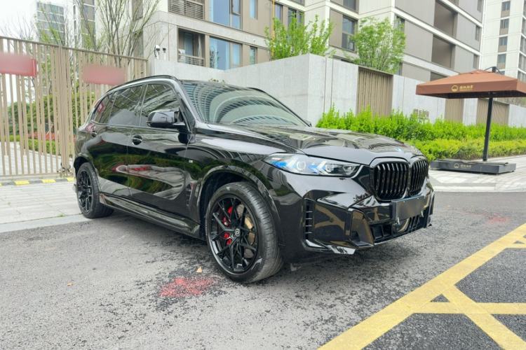 Used BMW X5 2023 xDrive 40Li M Sport Package Exterior 1