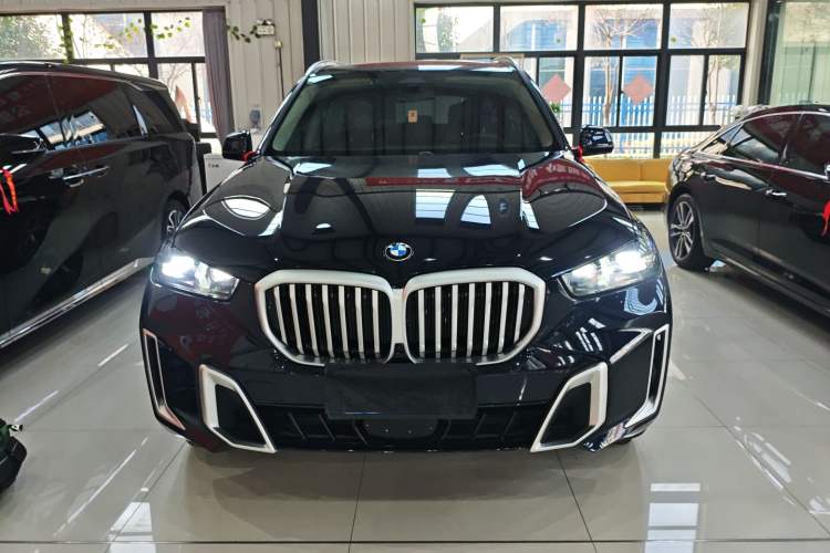 Used BMW X5 2023 xDrive 30Li Luxury M Sport Package Exterior 1