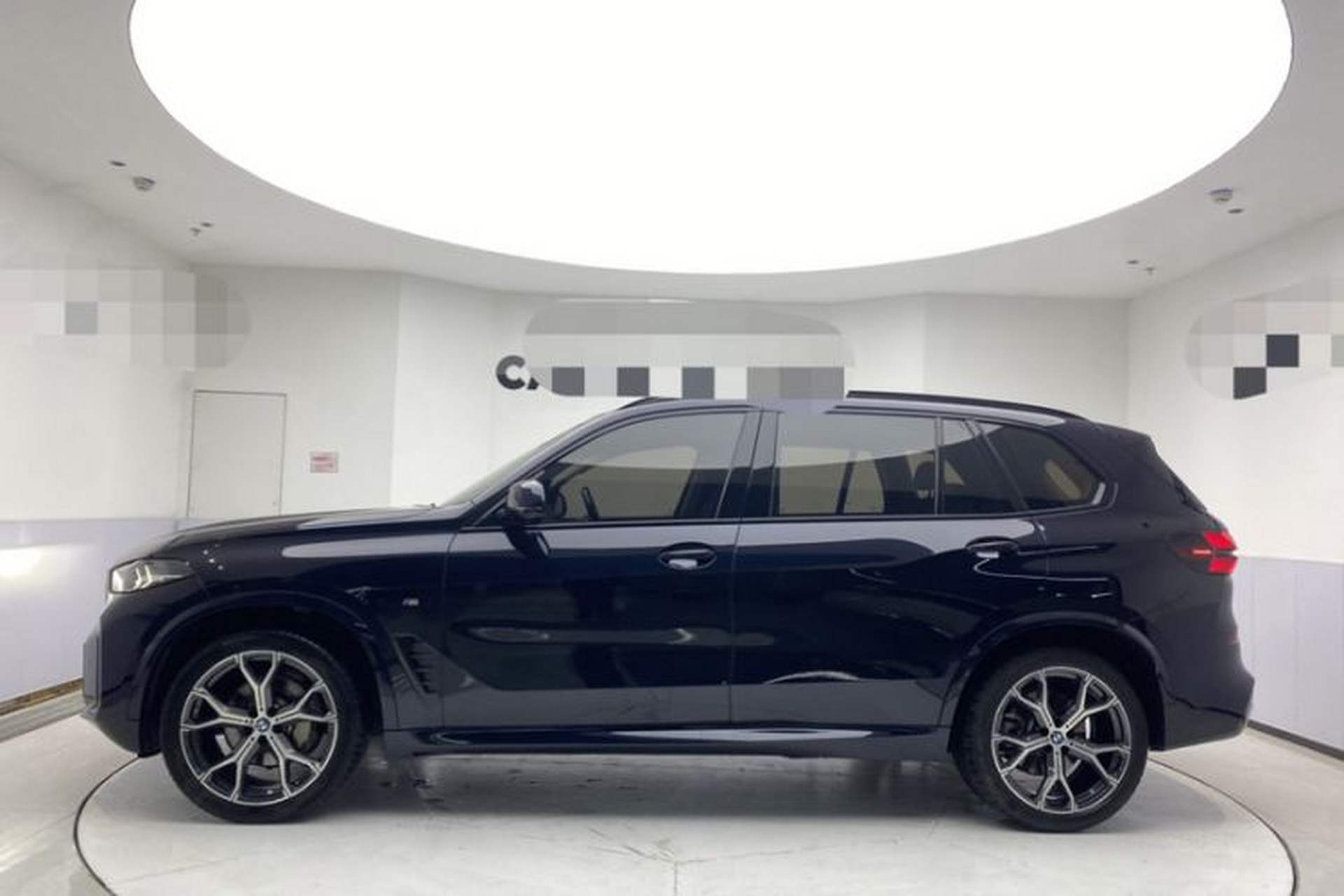 Used BMW X5 2023 xDrive 30Li Luxury M Sport Night Edition Package Exterior 1