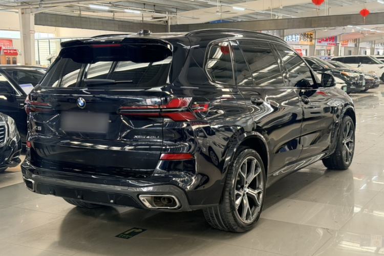 Used BMW X5 2023 xDrive 30Li Luxury M Sport Night Edition Package Exterior 1