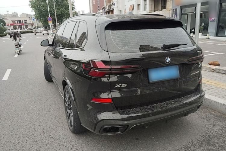 Used BMW X5 2023 xDrive 40Li M Sport Night Edition Package Exterior 2