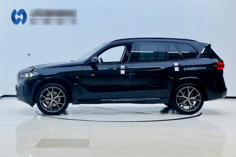 Used BMW X5 2023 xDrive 30Li Luxury M Sport Night Edition Package Exterior 2
