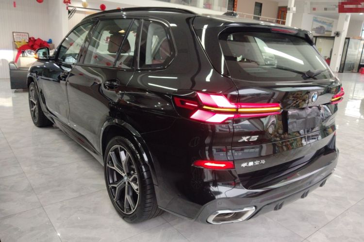 Used BMW X5 2023 xDrive 30Li Luxury M Sport Night Edition Package Exterior 2