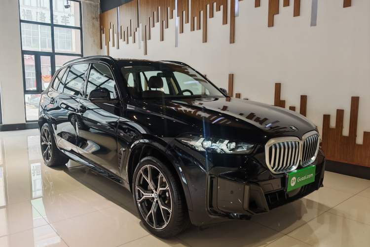 Used BMW X5 2023 xDrive 30Li Luxury M Sport Night Edition Package Exterior 2