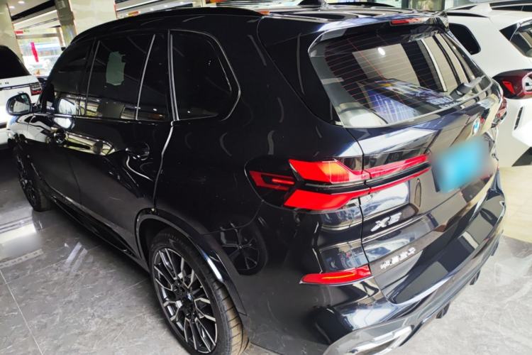Used BMW X5 2023 xDrive 40Li M Sport Night Edition Package Exterior 2