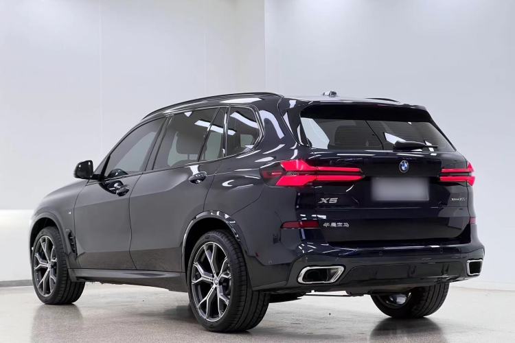 Used BMW X5 2023 xDrive 30Li Luxury M Sport Night Edition Package Exterior 2