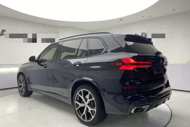 Used BMW X5 2023 xDrive 30Li Luxury M Sport Night Edition Package Exterior 2