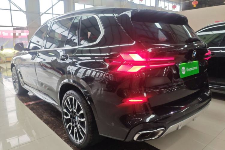 Used BMW X5 2023 xDrive 40Li M Sport Package Exterior 2