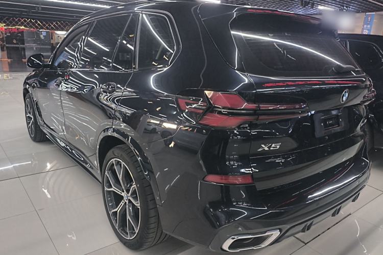 Used BMW X5 2023 xDrive 30Li Luxury M Sport Night Edition Package Exterior 2