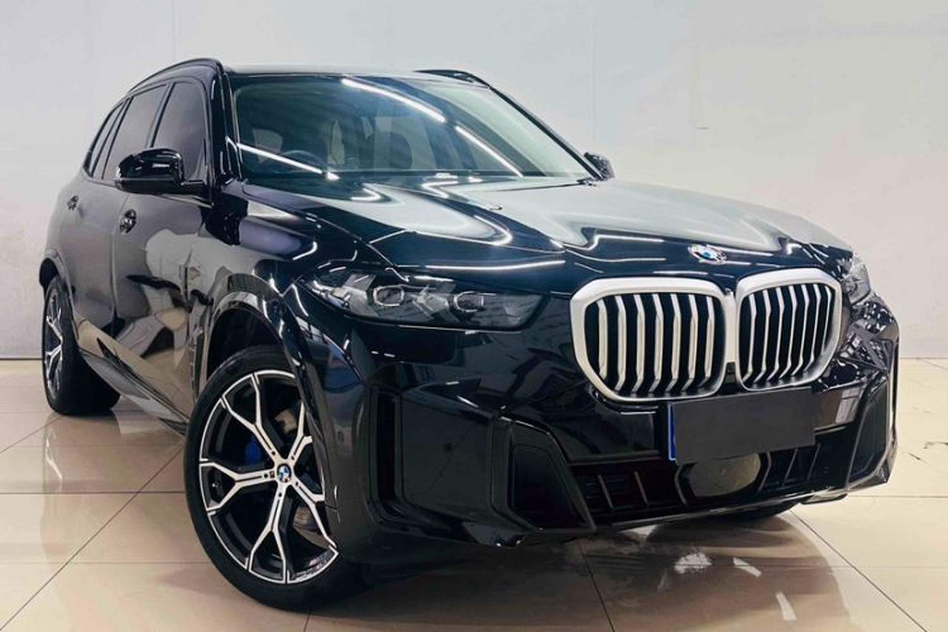 Used BMW X5 2023 xDrive 30Li Luxury M Sport Night Edition Package Exterior 2