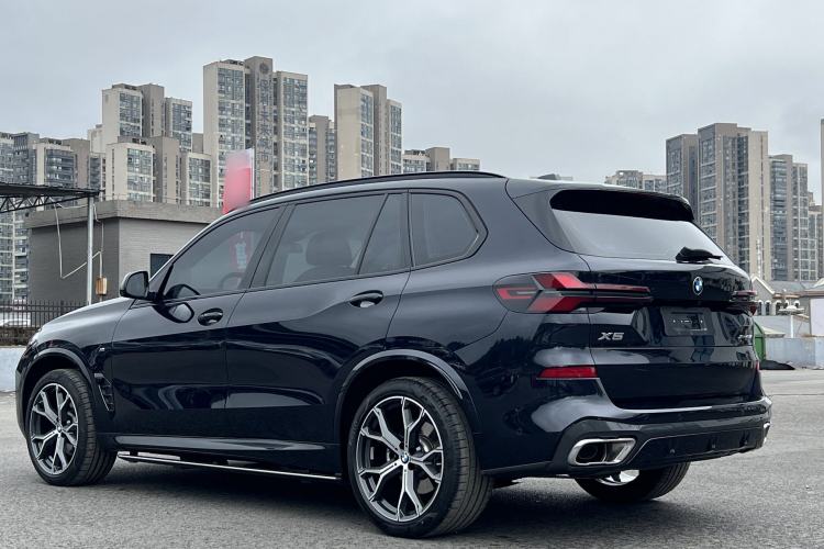 Used BMW X5 2023 xDrive 30Li Luxury M Sport Night Edition Package Exterior 2