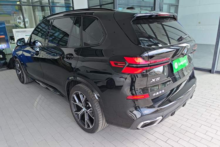 Used BMW X5 2023 xDrive 30Li Luxury M Sport Night Edition Package Exterior 2