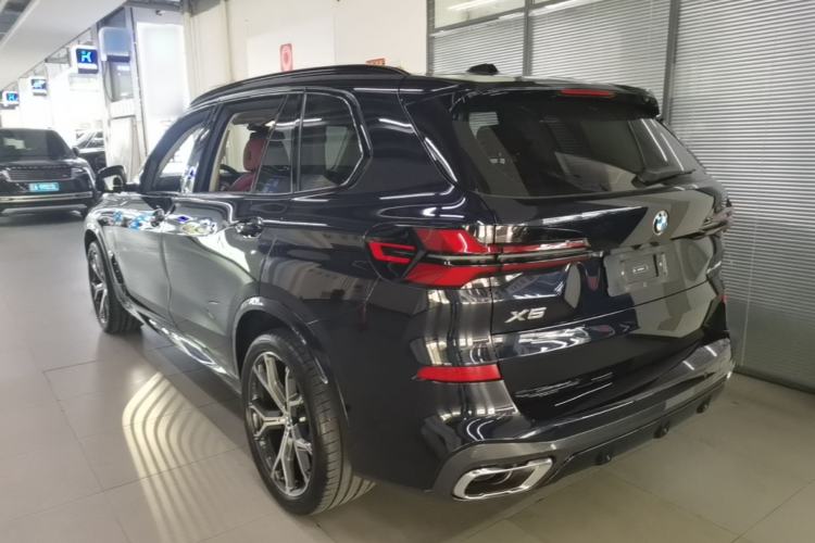 Used BMW X5 2023 xDrive 30Li Luxury M Sport Night Edition Package Exterior 2