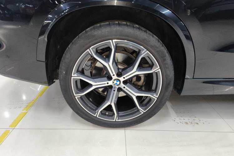 Used BMW X5 2023 xDrive 30Li Luxury M Sport Night Edition Package Exterior 3