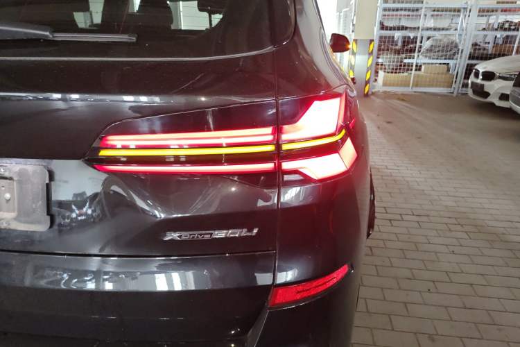 Used BMW X5 2023 xDrive 30Li Luxury M Sport Night Edition Package Exterior 3