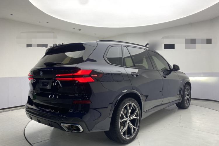 Used BMW X5 2023 xDrive 30Li Luxury M Sport Night Edition Package Exterior 3