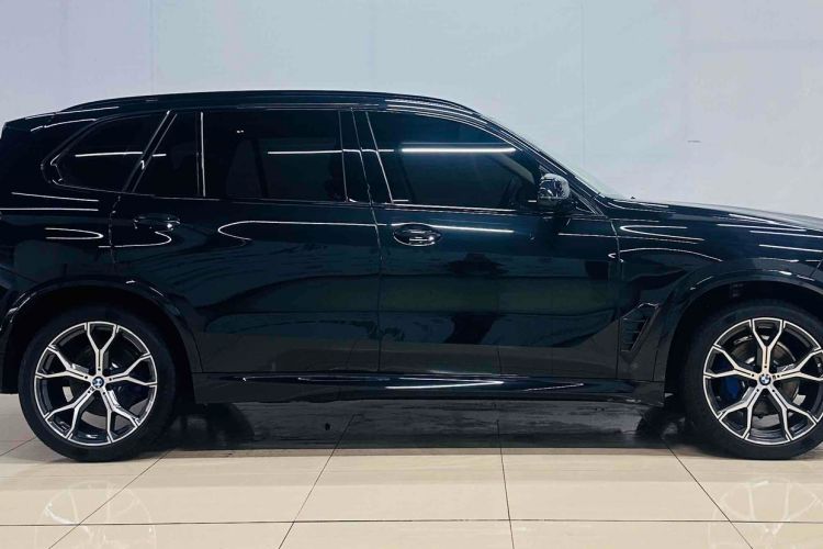Used BMW X5 2023 xDrive 30Li Luxury M Sport Night Edition Package Exterior 3