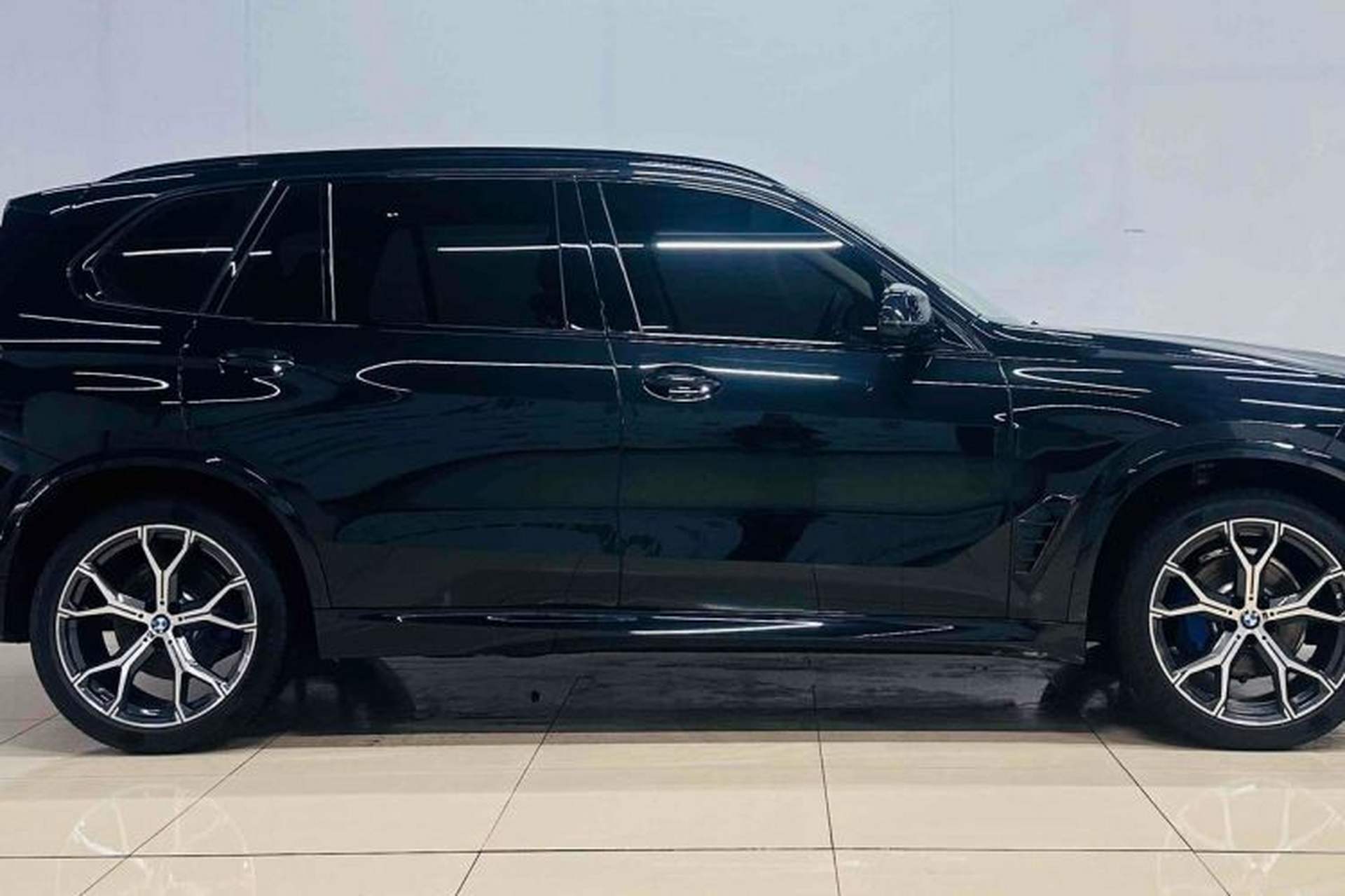 Used BMW X5 2023 xDrive 30Li Luxury M Sport Night Edition Package Exterior 3