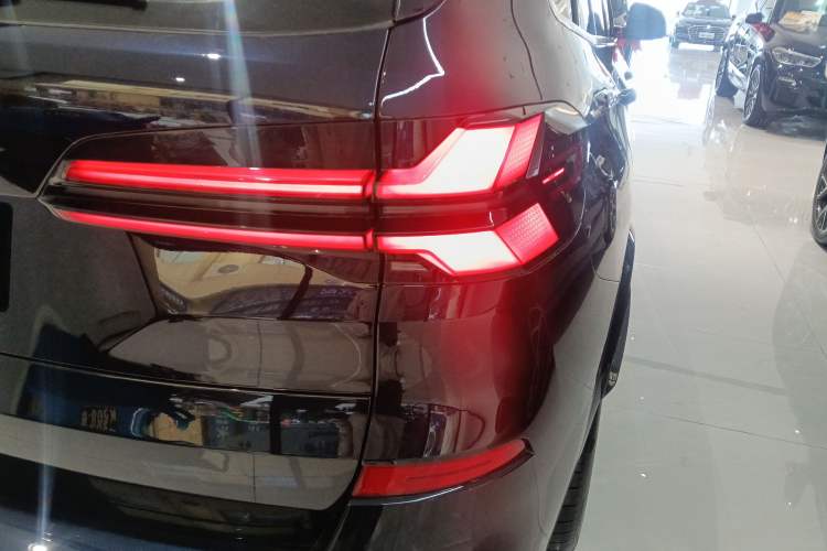 Used BMW X5 2023 xDrive 30Li M Sport Package Exterior 3