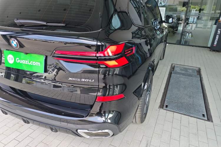 Used BMW X5 2023 xDrive 30Li Luxury M Sport Night Edition Package Exterior 3