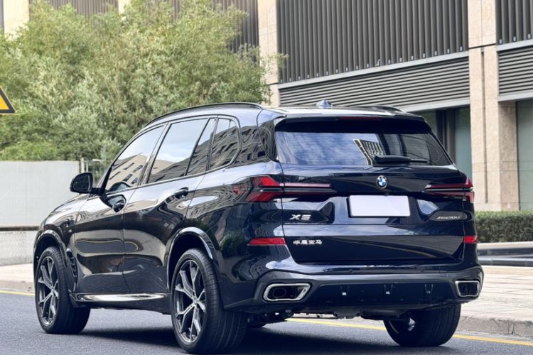 Used BMW X5 2023 xDrive 30Li Luxury M Sport Night Edition Package Exterior 3