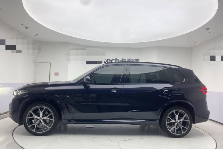 Used BMW X5 2023 xDrive 30Li Luxury M Sport Night Edition Package Exterior 4