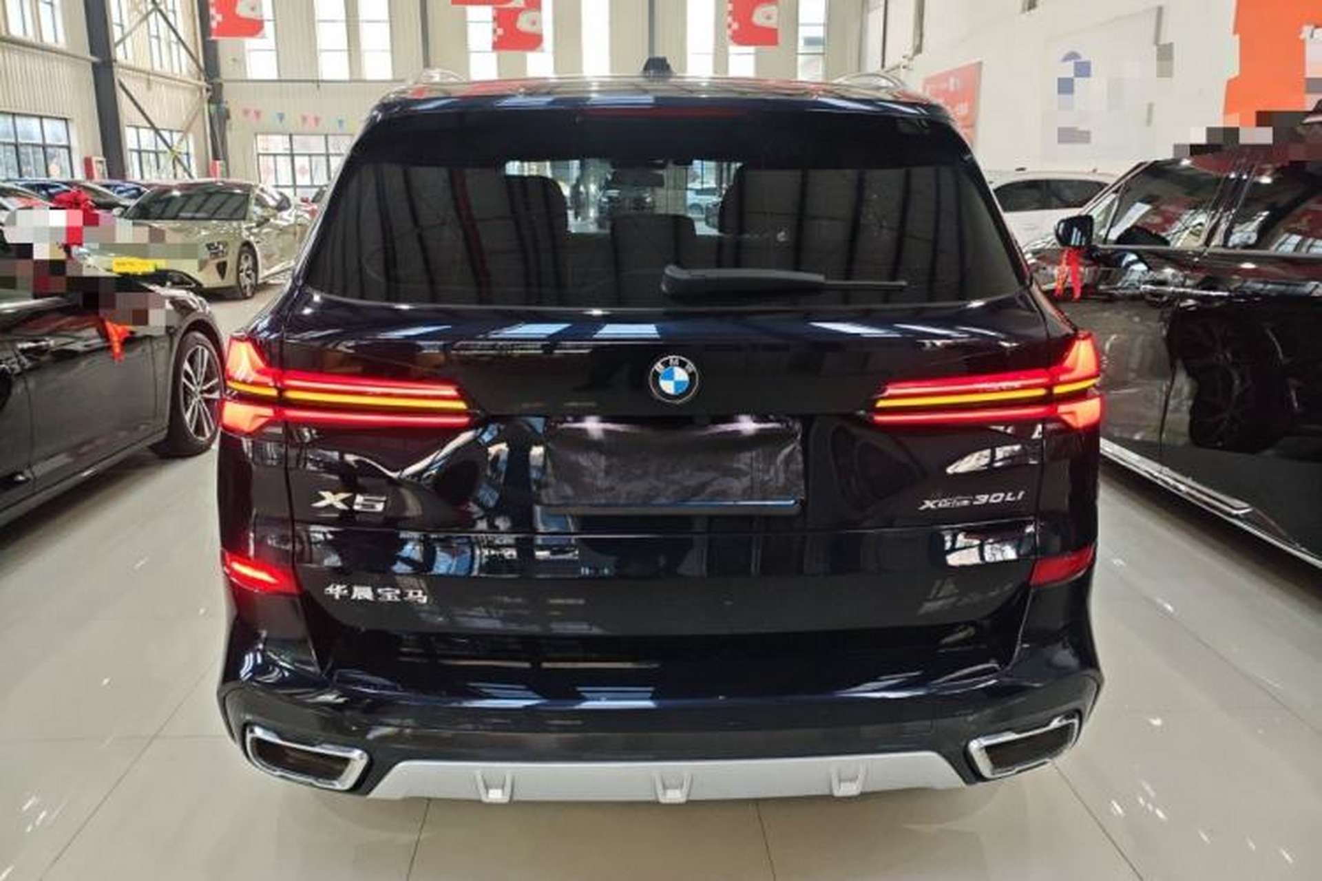 Used BMW X5 2023 xDrive 30Li Luxury M Sport Package Exterior 4