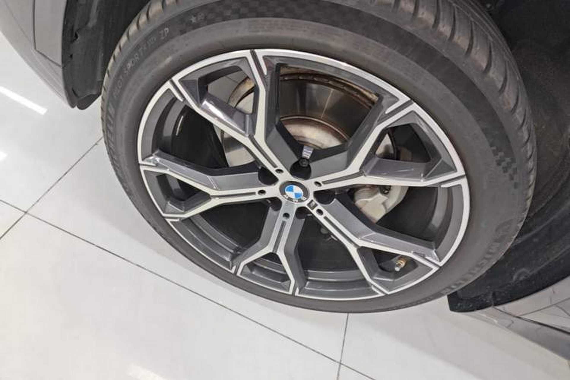 Used BMW X5 2023 xDrive 30Li Luxury M Sport Night Edition Package Exterior 4
